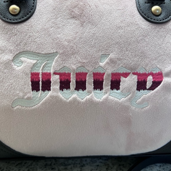 Juicy Couture Light Pink and Black Crossbody Bowling Style Bag 🦋🩷🩵 - Picture 8 of 12